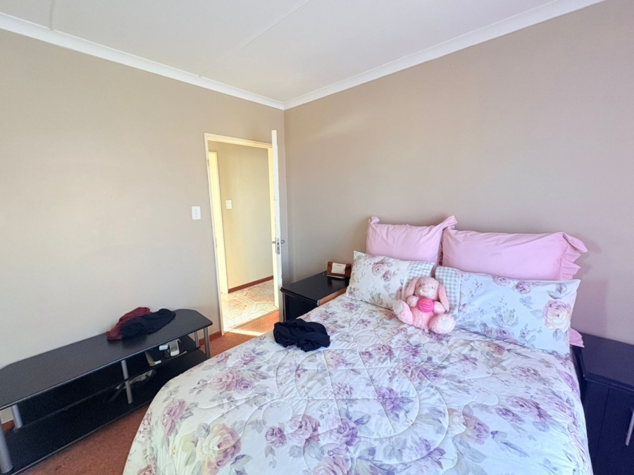 4 Bedroom Property for Sale in Sunnyridge Eastern Cape